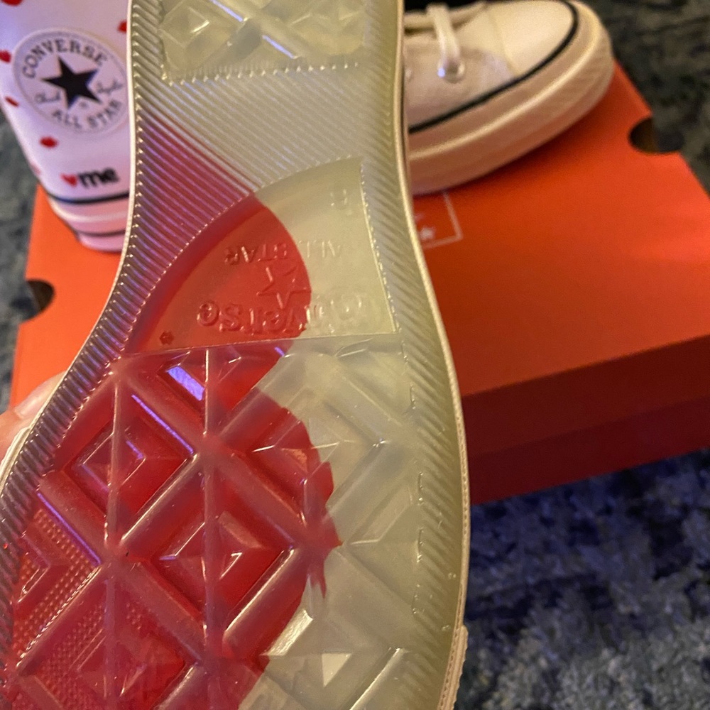 CTAS platform white limited edition Valentine’s Day converse - Picture 2 of 7